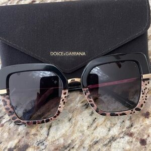 Dolce & Gabbana Black & Leopard-Print Square Sunglasses DG4373 new w box